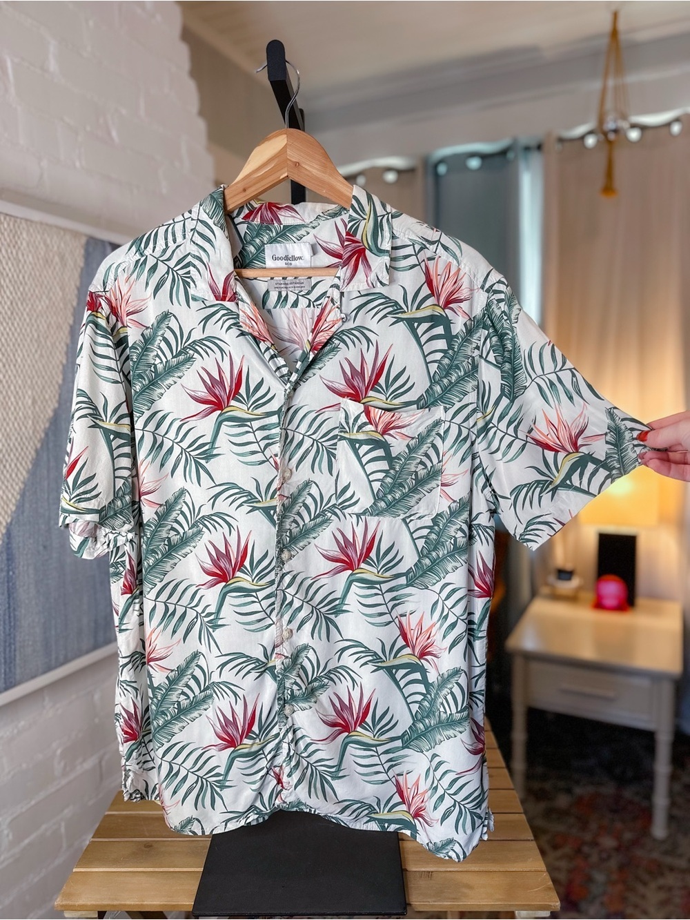Goodfellow White & Green/Burgundy Tropical Floral Button Up Short Sleeve Shirt